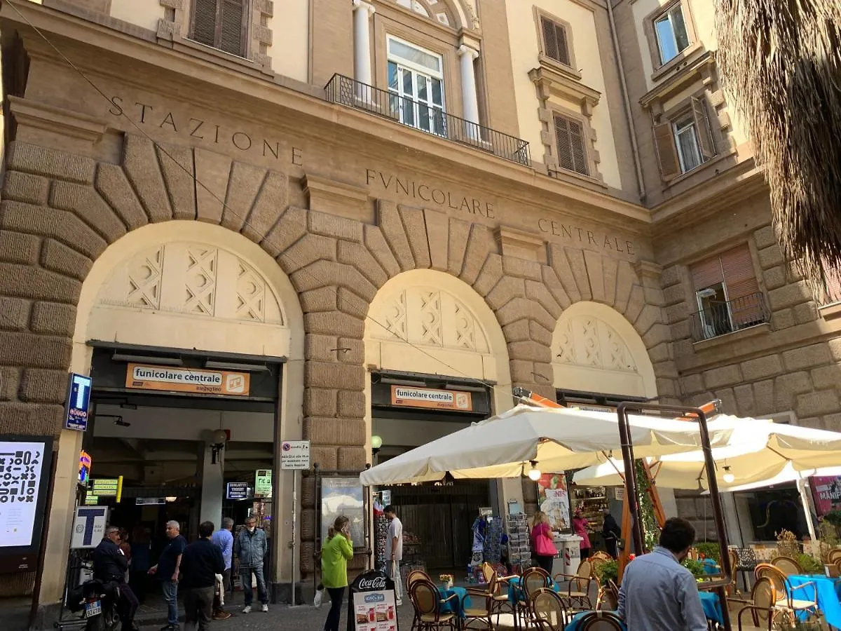 Willa Centro Storico Napoli La Casa Di Ciro 0*, Neapol